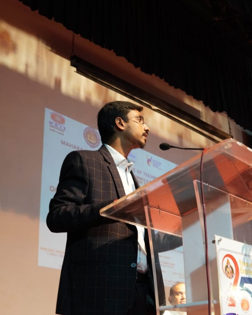 Arun Garg addressing students at MAIT